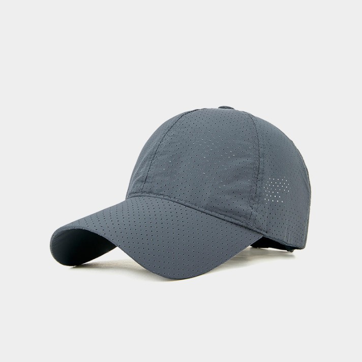 Solid color comfortable and breathable baseball cap