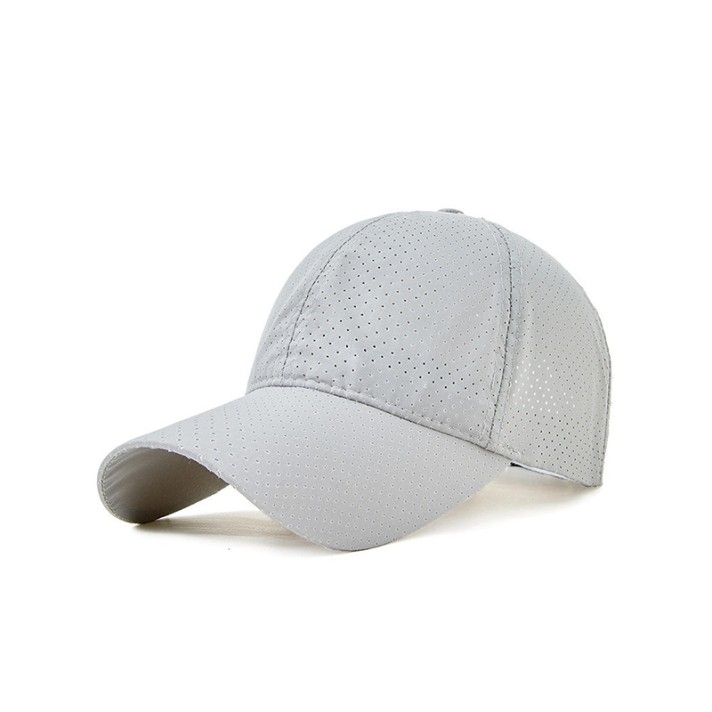 Solid color comfortable and breathable baseball cap