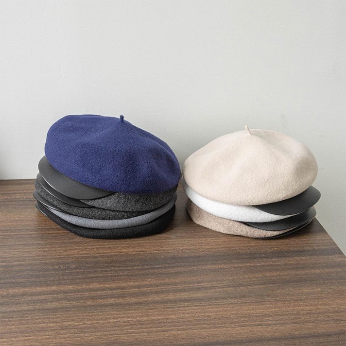 Ultra-lightweight and breathable beret Ultra-lightweight and breathable beret