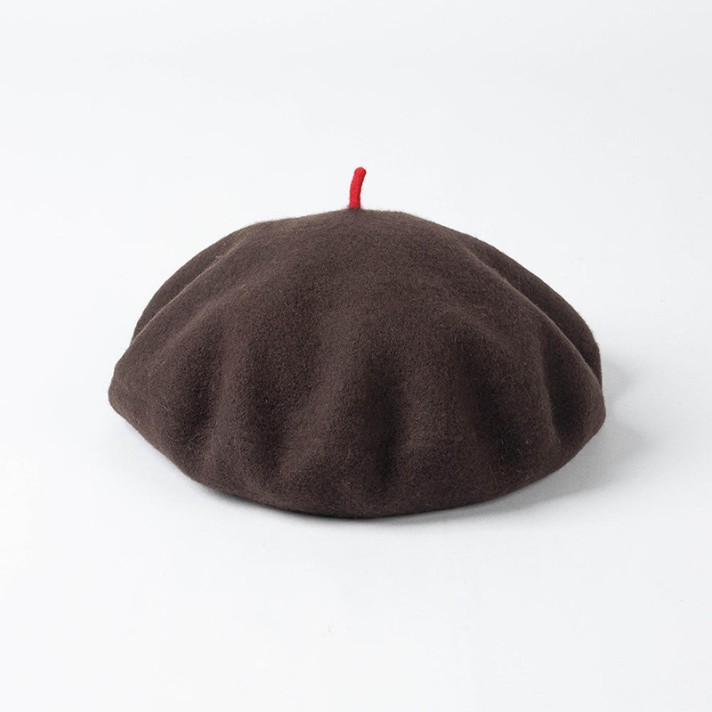 Simple beret for outdoor activities in autumn