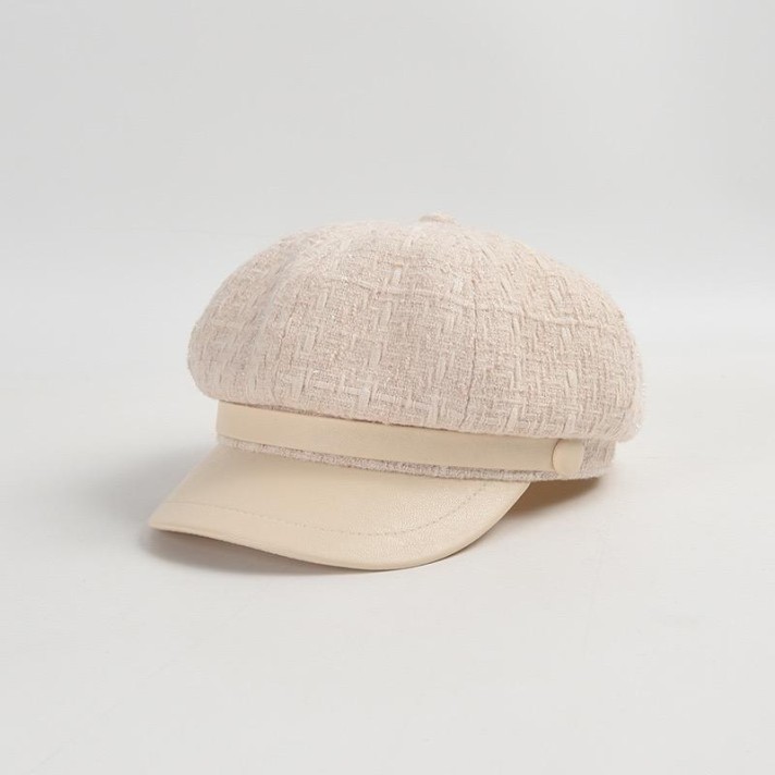 Versatile and comfortable tweed beret