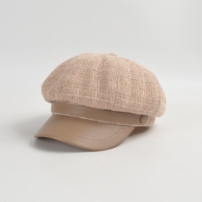 Versatile and comfortable tweed beret