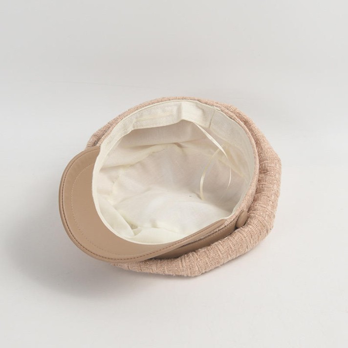 Versatile and comfortable tweed beret