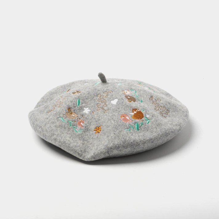 Casual and unique embroidered beret