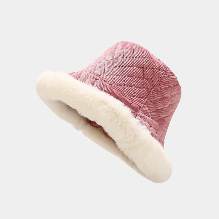 Checkered quilted warm bucket hat