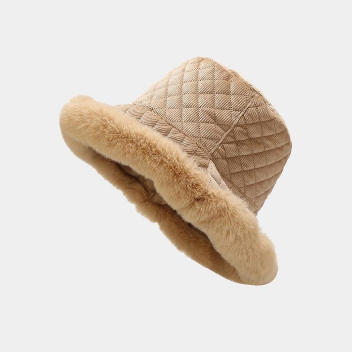 Checkered quilted warm bucket hat