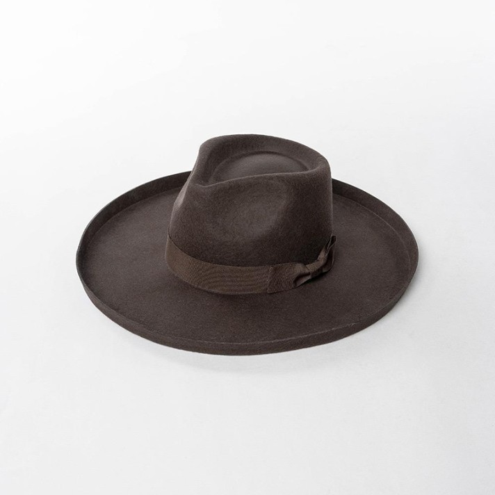 Stylish studded western cowboy soft felt hat