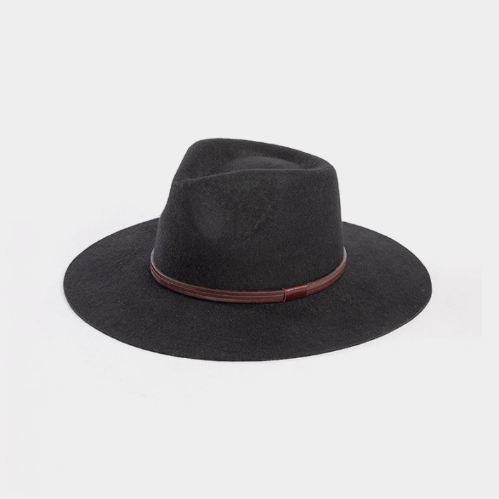 Vintage wide-brimmed wool felt hat