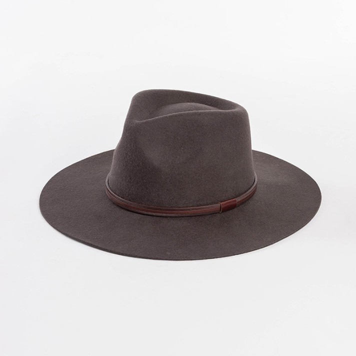 Vintage wide-brimmed wool felt hat