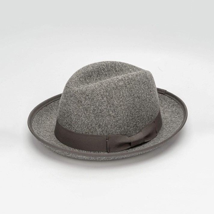 High-quality vintage short-brimmed felt hat