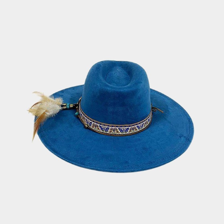 Luxury wide-brimmed felt hat with feathers