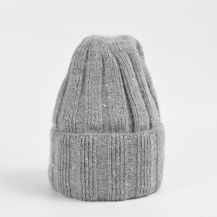 Sequin-embellished comfortable knit hat Sequin-embellished comfortable knit hat