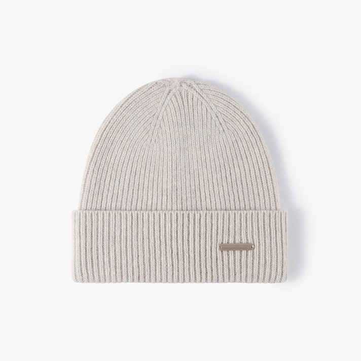 Luxurious solid-color wool knitted hat
