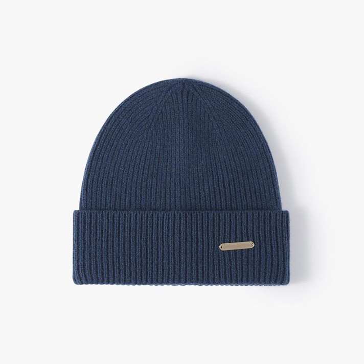 Luxurious solid-color wool knitted hat