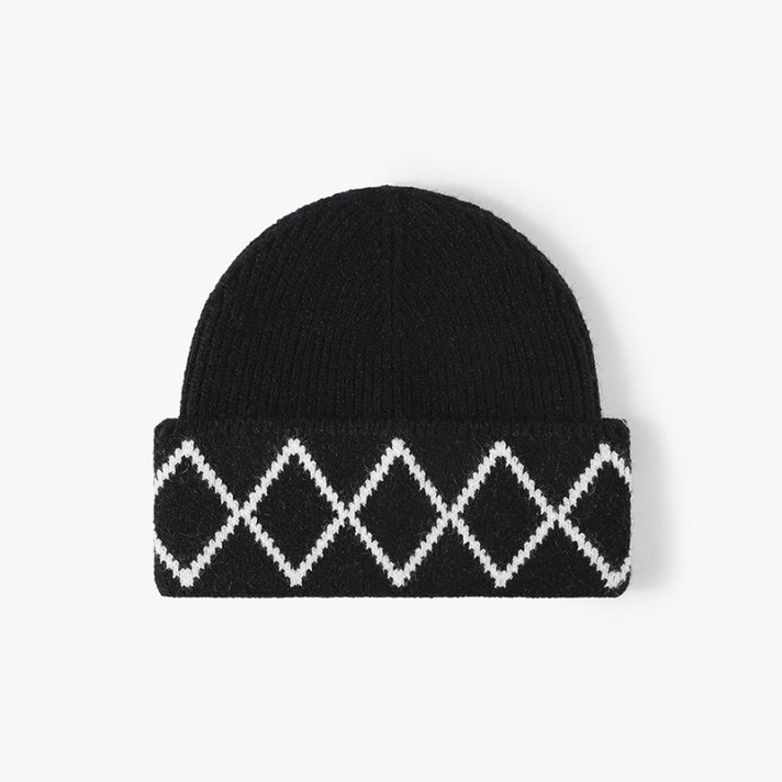 High-quality diamond pattern knitted hat