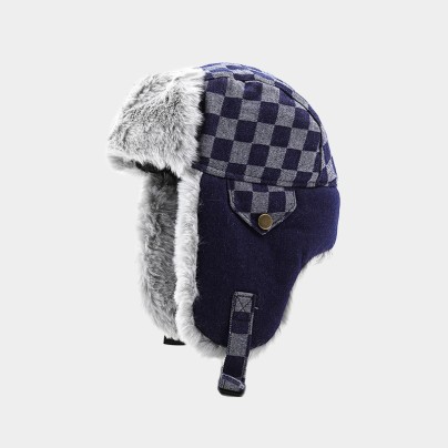 Checkered pattern thickened ear-covering fleece hat