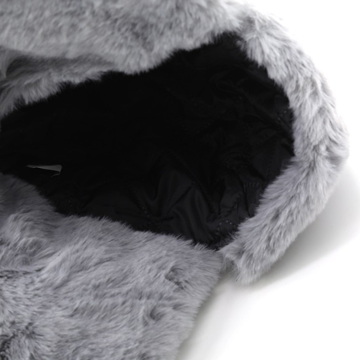 Checkered pattern thickened ear-covering fleece hat