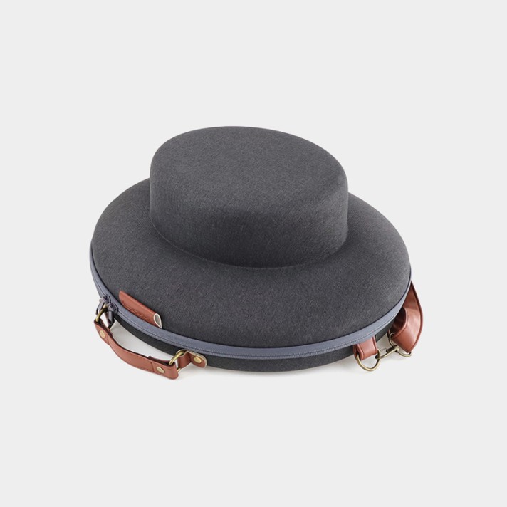 Simple and portable round protective hat box