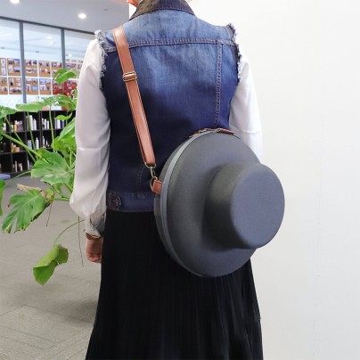 Simple and portable round protective hat box