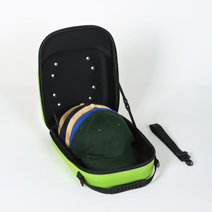 Portable scratch-resistant hat case
