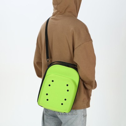 Portable scratch-resistant hat case