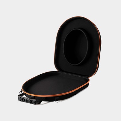 Waterproof and pressure-resistant portable hat box