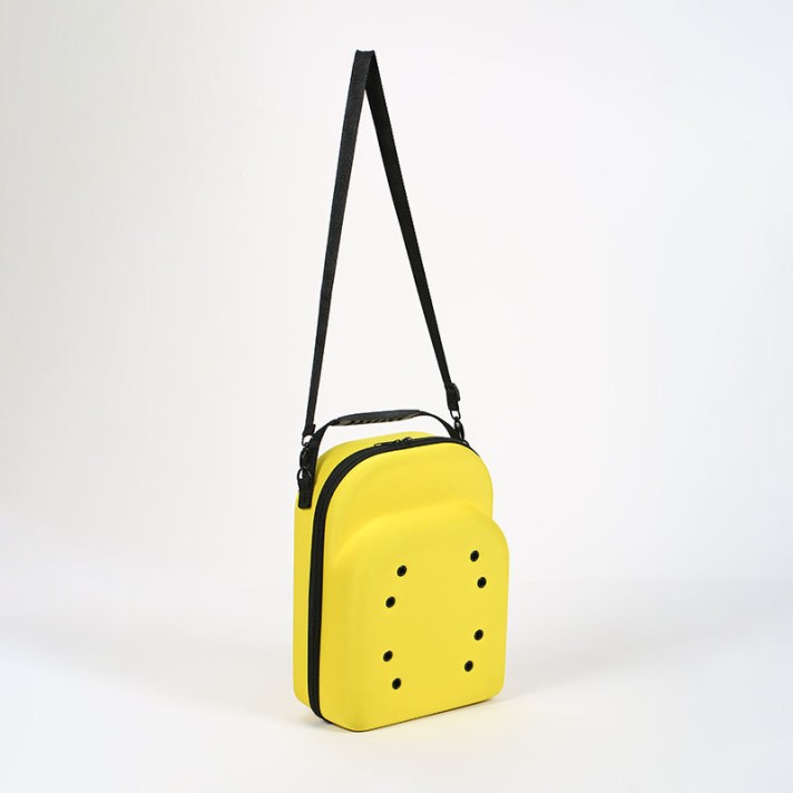 Yellow hard-shell dustproof hat case Yellow hard-shell dustproof hat case